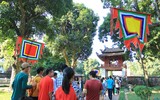 Văn Miếu - Quốc Tử Giám thu hút đông đảo người dân dịp Tết